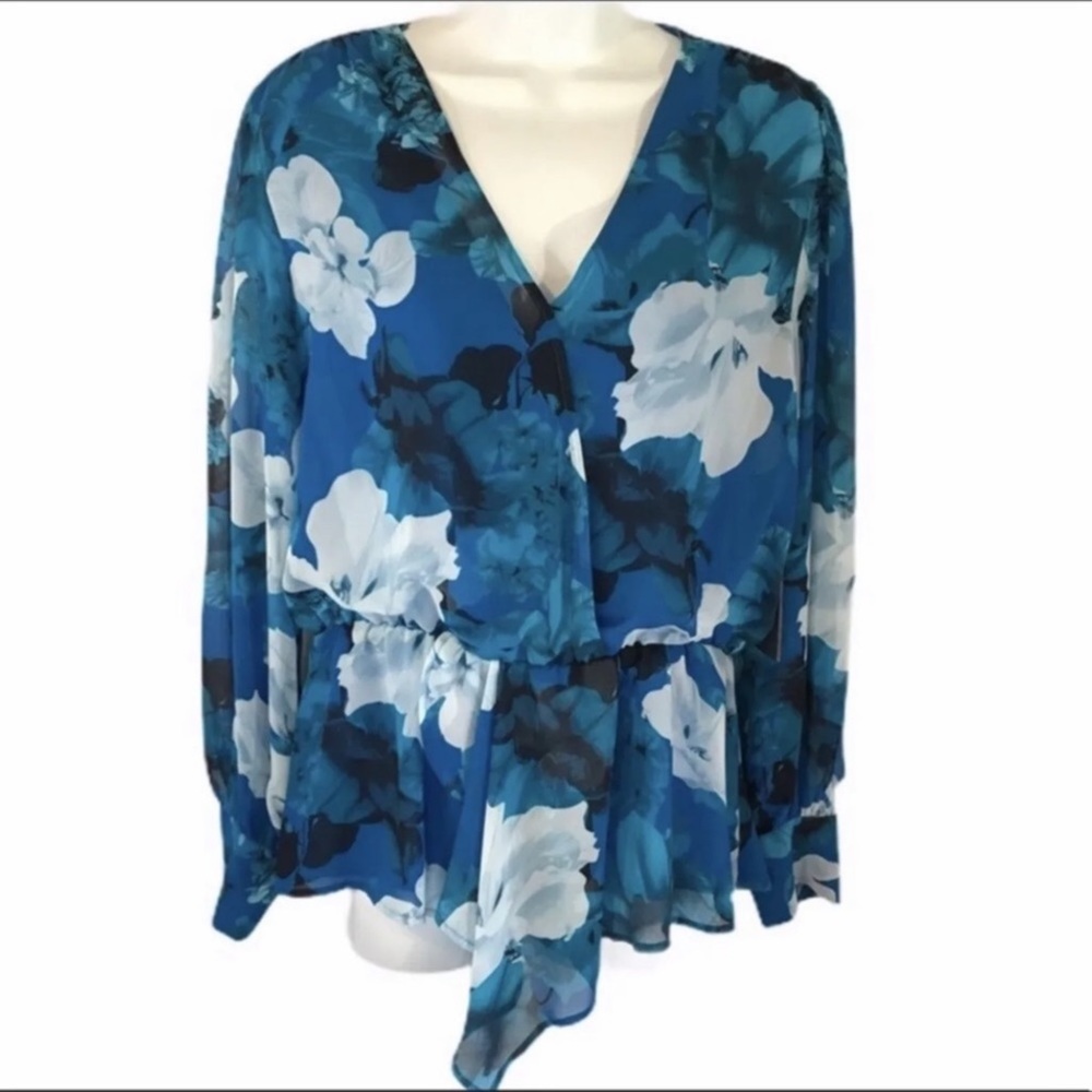 Vince Camuto blue floral top NWT